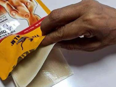 High Speed Pain Relief Ice Cold Patch Packaging Machine